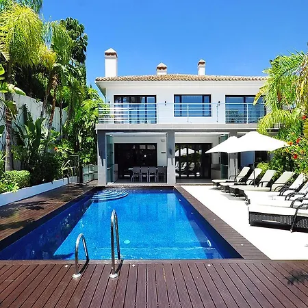 Tranquila Luxury 6 Bedroom In *