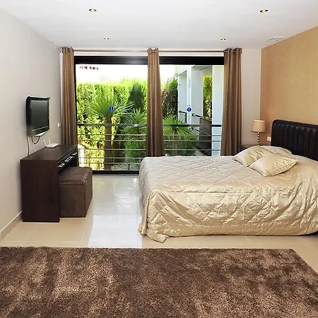 Holiday home Tranquila Luxury 6 Bedroom In *
