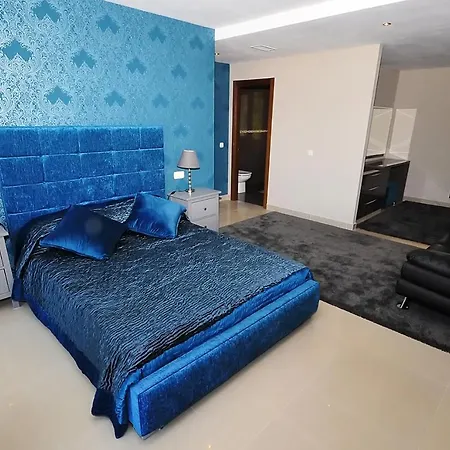Tranquila Luxury 6 Bedroom In *