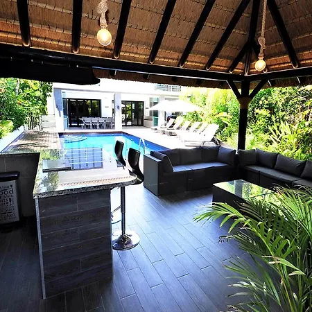 Tranquila Luxury 6 Bedroom In